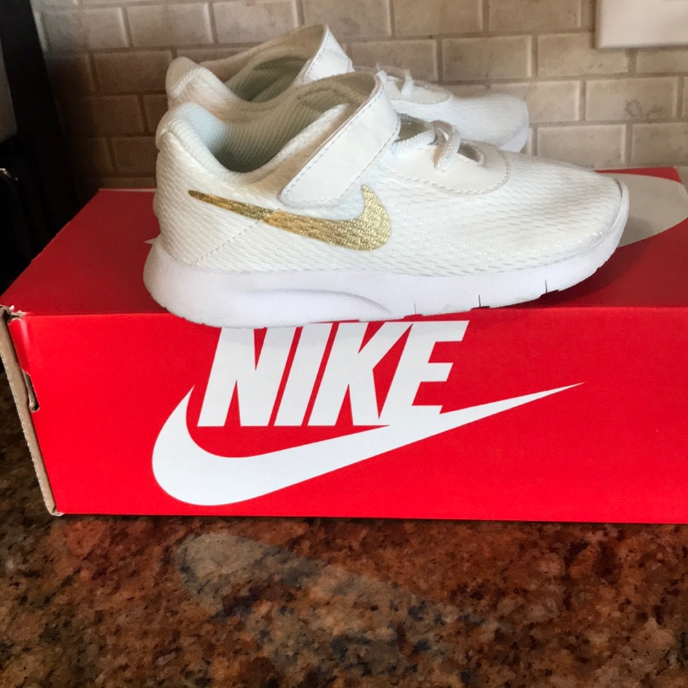 White Nike’s